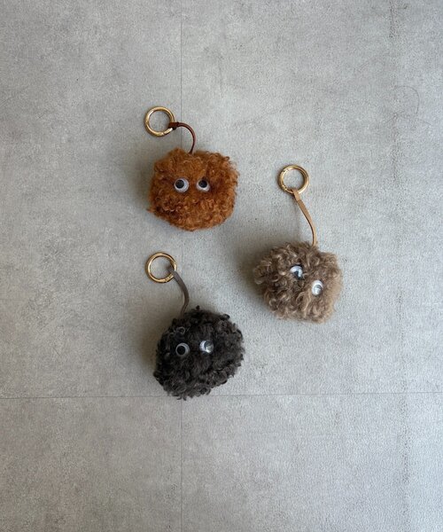 DouDou（ドゥドゥ）の「めだまファーチャーム（その他小物・レディース・グレー/キャメル/グレイッシュベージュ・FREE）」の8枚目の写真