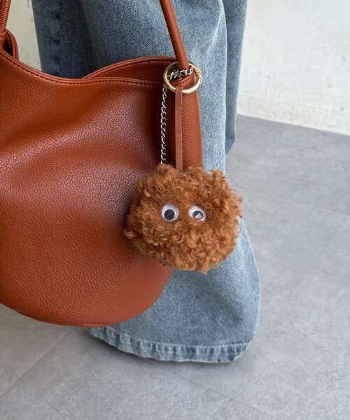 DouDou（ドゥドゥ）の「めだまファーチャーム（その他小物・レディース・グレー/キャメル/グレイッシュベージュ・FREE）」の12枚目の写真