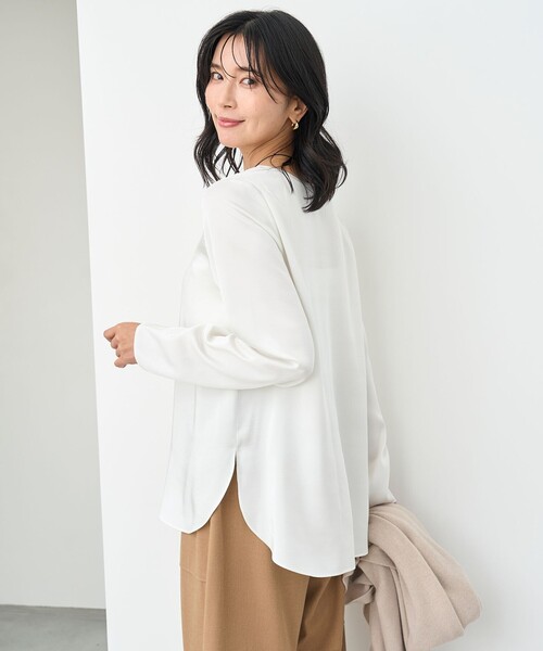 UNFILO（アンフィーロ）の「サテン レイヤードブラウス（シャツ/ブラウス・レディース・ホワイト系/アイボリー系/グレー系/スカイブルー系・MEDIUM/LARGE/SMALL）」の18枚目の写真