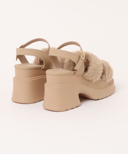 Parade(パレード)の「【厚底】ダブルベルトファーサンダル 57014FS(サンダル・レディース・ブラック/ベージュ・S/M/L)」の3枚目の写真
