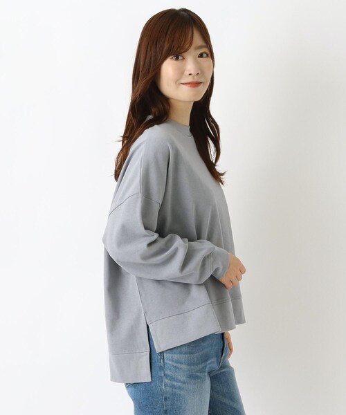 one'sterrace(ワンズテラス)の「ヘビーウェイト天竺脇スリットワイドプルオーバー(Tシャツ/カットソー・レディース・ブラック系8/ネイビー系5/パープル系2/ブルー系その他7/ブラウン系8・02)」の4枚目の写真