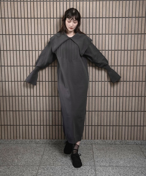 lawgy(ラウジー)の「big collar cuffs flare op / ビッグカラーカフスフレアワンピース(ワンピース・レディース・チャコール/ホワイト/ブラウン・FREE)」の6枚目の写真