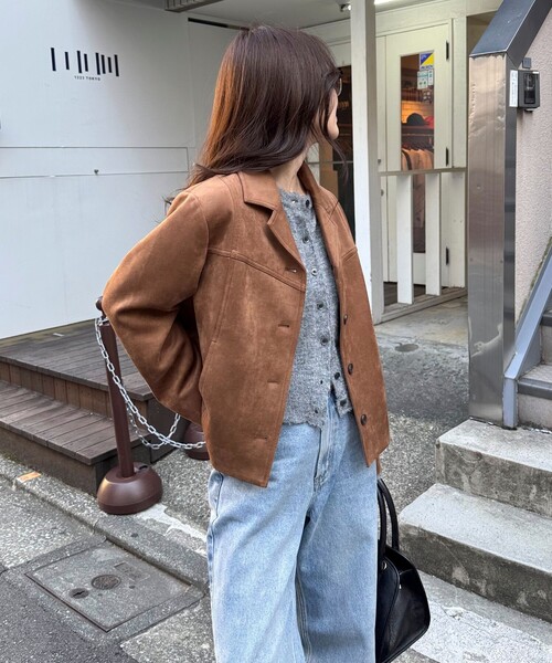 fredy emue(フレディエミュ)の「フェイクスエードジャケット(ダウンジャケット/コート・レディース・ブラウン/ベージュ・38)」の2枚目の写真