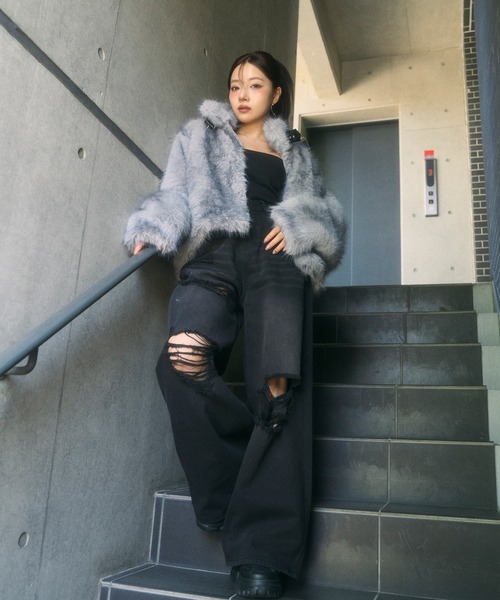 ANDGEEBEE(アンジービー)の「ベルトエコファーコート(その他アウター・レディース・ブラウン/グレー・FREE)」の17枚目の写真