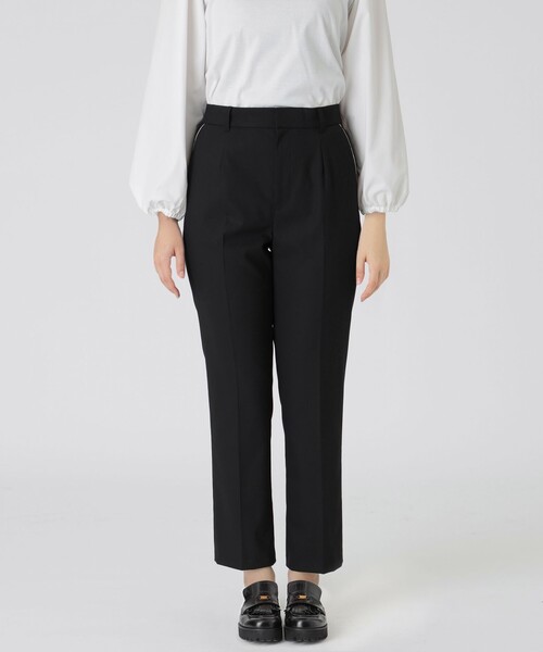 BLUE LABEL CRESTBRIDGE(ブルーレーベルクレストブリッジ)の「プレーンウォッシャブルテーパードパンツ(その他パンツ・レディース・ベージュ/ブラック・38/36)」の2枚目の写真