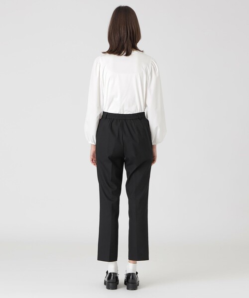 BLUE LABEL CRESTBRIDGE(ブルーレーベルクレストブリッジ)の「プレーンウォッシャブルテーパードパンツ(その他パンツ・レディース・ベージュ/ブラック・38/36)」の5枚目の写真