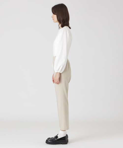 BLUE LABEL CRESTBRIDGE(ブルーレーベルクレストブリッジ)の「プレーンウォッシャブルテーパードパンツ(その他パンツ・レディース・ベージュ/ブラック・38/36)」の11枚目の写真