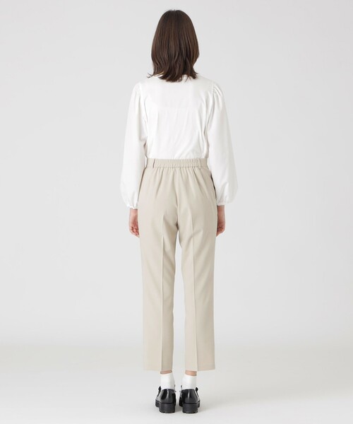 BLUE LABEL CRESTBRIDGE(ブルーレーベルクレストブリッジ)の「プレーンウォッシャブルテーパードパンツ(その他パンツ・レディース・ベージュ/ブラック・38/36)」の12枚目の写真