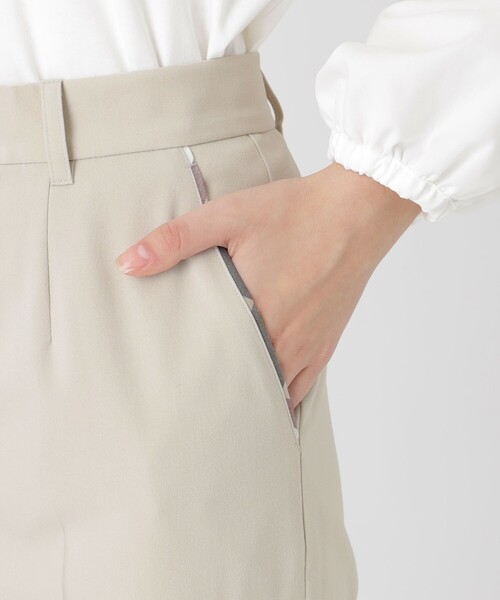 BLUE LABEL CRESTBRIDGE(ブルーレーベルクレストブリッジ)の「プレーンウォッシャブルテーパードパンツ(その他パンツ・レディース・ベージュ/ブラック・38/36)」の15枚目の写真