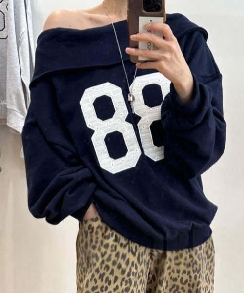 FREE STYLISTS(フリー スタイリスト)の「YUGA_YGMC Off-the-shoulder logo sweatshirt(スウェット・レディース・ネイビー/ライトグレー・FREE)」の17枚目の写真