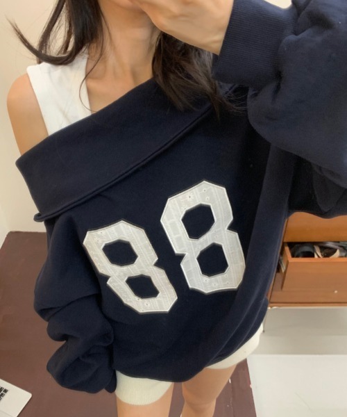 FREE STYLISTS(フリー スタイリスト)の「YUGA_YGMC Off-the-shoulder logo sweatshirt(スウェット・レディース・ネイビー/ライトグレー・FREE)」の21枚目の写真