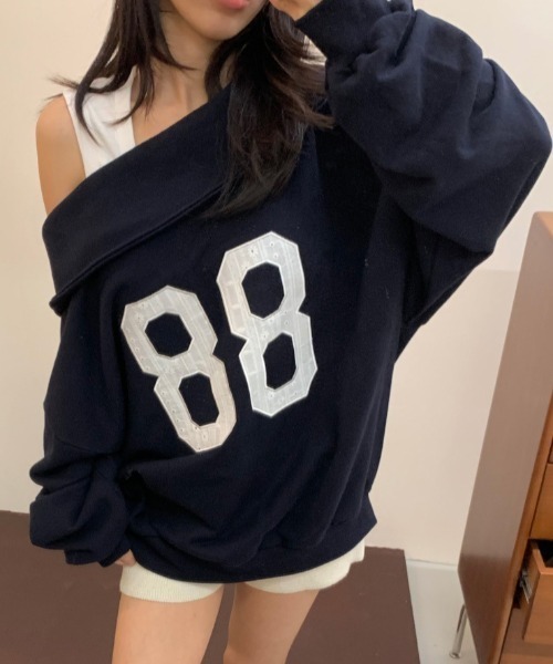 FREE STYLISTS(フリー スタイリスト)の「YUGA_YGMC Off-the-shoulder logo sweatshirt(スウェット・レディース・ネイビー/ライトグレー・FREE)」の11枚目の写真
