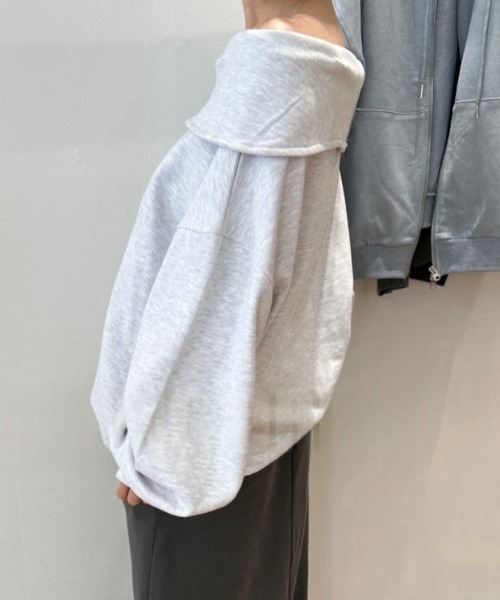 FREE STYLISTS(フリー スタイリスト)の「YUGA_YGMC Off-the-shoulder logo sweatshirt(スウェット・レディース・ネイビー/ライトグレー・FREE)」の8枚目の写真