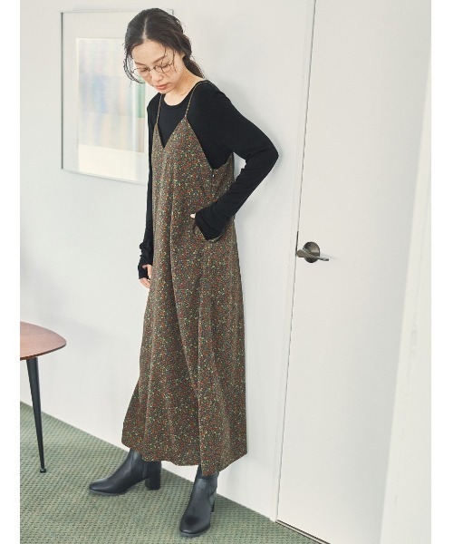 and myera(アンド マイラ)の「and myera サムホールTシャツ(Tシャツ/カットソー・レディース・ミント/ブラック/グレー・M/L/LL/S)」の6枚目の写真