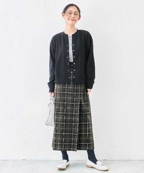 and myera(アンド マイラ)の「and myera サムホールTシャツ(Tシャツ/カットソー・レディース・ミント/ブラック/グレー・M/L/LL/S)」の19枚目の写真