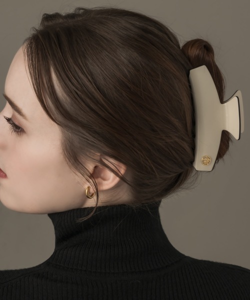 muku(ムク)の「HAIR CLIP/NEW TWOTONE(バレッタ/ヘアクリップ・レディース・ブラック/アイボリー・FREE)」の7枚目の写真