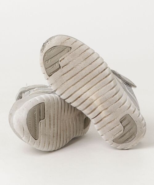 NEW BALANCE（ニューバランス）の「【KIDS】ローカットスニーカー（スニーカー・キッズ・シルバー・16cm）」の3枚目の写真