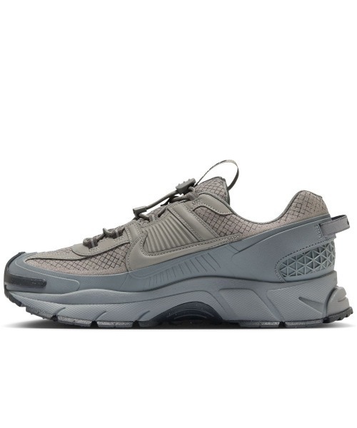 NIKE Zoom Vomero Roam（ナイキ ズーム ボメロ ローム）（スニーカー