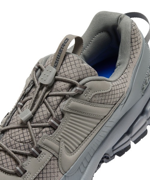 NIKE(ナイキ)の「NIKE Zoom Vomero Roam(ナイキ ズーム ボメロ ローム)(スニーカー・メンズ・ブラック系・28.5cm/29cm/26cm/26.5cm/27cm/27.5cm/28cm/25cm/25.5cm)」の10枚目の写真