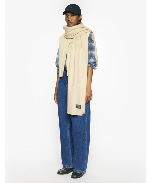 Maison Kitsune（メゾンキツネ）の「WOOL FRINGE SCARF（マフラー・レディース・ベージュ・U）」の5枚目の写真