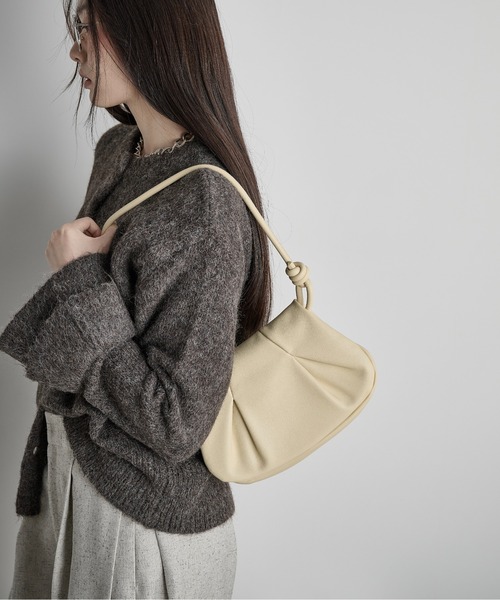 THE YOn（ザヨン）の「タックデザインショルダーバッグ（ショルダーバッグ・レディース・サックスブルー/イエロー/ブラック・FREE）」の7枚目の写真