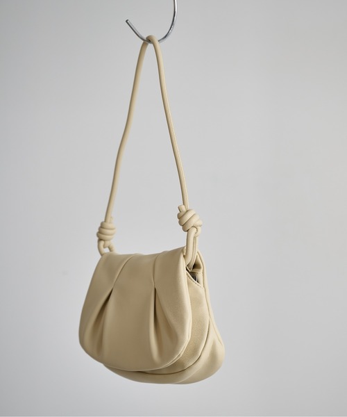 THE YOn（ザヨン）の「タックデザインショルダーバッグ（ショルダーバッグ・レディース・サックスブルー/イエロー/ブラック・FREE）」の15枚目の写真