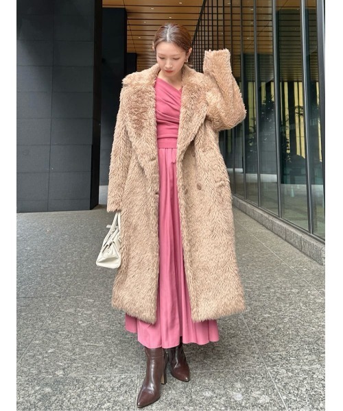 SNIDEL（スナイデル）の「ボアロングコート（ムートンコート・レディース・キャメル/アイボリー・0/1）」の3枚目の写真