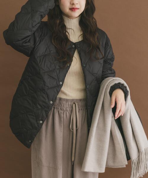 ITEMS URBANRESEARCH(アイテムズ アーバンリサーチ)の「TAION CREW NECK DOWN JACKET(ダウンジャケット/コート・レディース・ブラック/オフホワイト/オリーブ・SMALL/MEDIUM/LARGE)」の18枚目の写真