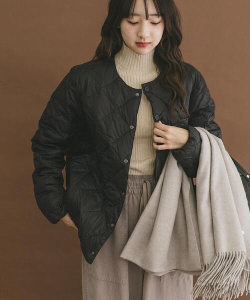 ITEMS URBANRESEARCH(アイテムズ アーバンリサーチ)の「TAION CREW NECK DOWN JACKET(ダウンジャケット/コート・レディース・ブラック/オフホワイト/オリーブ・SMALL/MEDIUM/LARGE)」の19枚目の写真