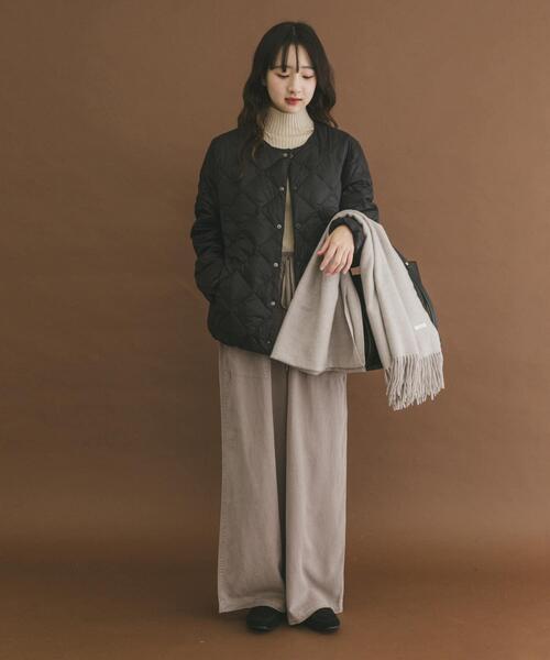 ITEMS URBANRESEARCH(アイテムズ アーバンリサーチ)の「TAION CREW NECK DOWN JACKET(ダウンジャケット/コート・レディース・ブラック/オフホワイト/オリーブ・SMALL/MEDIUM/LARGE)」の20枚目の写真