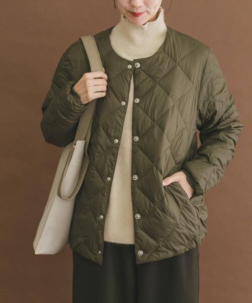 ITEMS URBANRESEARCH(アイテムズ アーバンリサーチ)の「TAION CREW NECK DOWN JACKET(ダウンジャケット/コート・レディース・ブラック/オフホワイト/オリーブ・SMALL/MEDIUM/LARGE)」の5枚目の写真