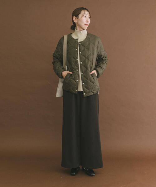 ITEMS URBANRESEARCH(アイテムズ アーバンリサーチ)の「TAION CREW NECK DOWN JACKET(ダウンジャケット/コート・レディース・ブラック/オフホワイト/オリーブ・SMALL/MEDIUM/LARGE)」の7枚目の写真