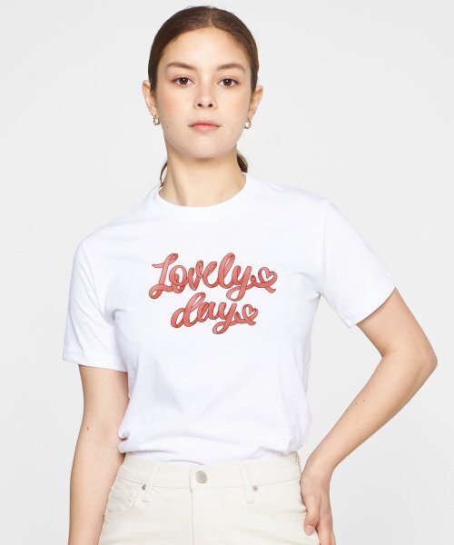 GRAVER（グレーバー）の「[ウーマン]リボンタイポハートスリム半袖Tシャツ_ホワイト（Tシャツ/カットソー・レディース・ホワイト・FREE）」の2枚目の写真