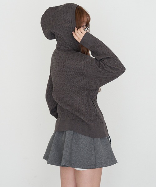 RAY CASSIN（レイカズン）の「ケーブル胸刺繍パーカー（パーカー・レディース・ライトベージュ/ダークグレー/グレー・FREE）」の21枚目の写真