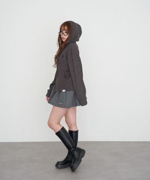 RAY CASSIN（レイカズン）の「ケーブル胸刺繍パーカー（パーカー・レディース・ライトベージュ/ダークグレー/グレー・FREE）」の11枚目の写真