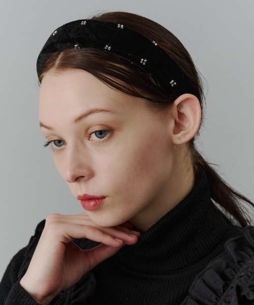 PERNA(ペルナ)の「ベロアビジュ―カチューシャ(カチューシャ・レディース・ブラック・FREE)」の9枚目の写真