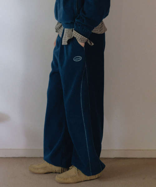 ANDNEEDS(アンドニーズ)の「Jeff fleece pants (blue)(スウェットパンツ・レディース・その他・FREE)」の4枚目の写真
