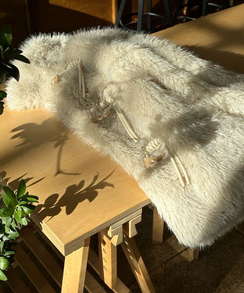 ETMON(エトモン)の「Duffle Fur Half Coat, Cream(ムートンコート・レディース・その他・F)」の3枚目の写真