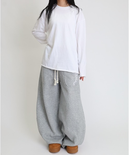 Vini（ヴィニ）の「ルーズシルエット バルーンスウェットパンツ（スウェットパンツ・レディース・ブラック/グレー・MEDIUM/LARGE）」の21枚目の写真