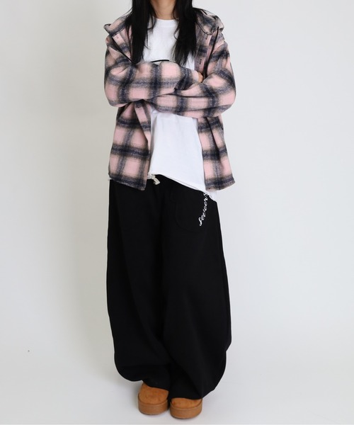 Vini（ヴィニ）の「ルーズシルエット バルーンスウェットパンツ（スウェットパンツ・レディース・ブラック/グレー・MEDIUM/LARGE）」の17枚目の写真