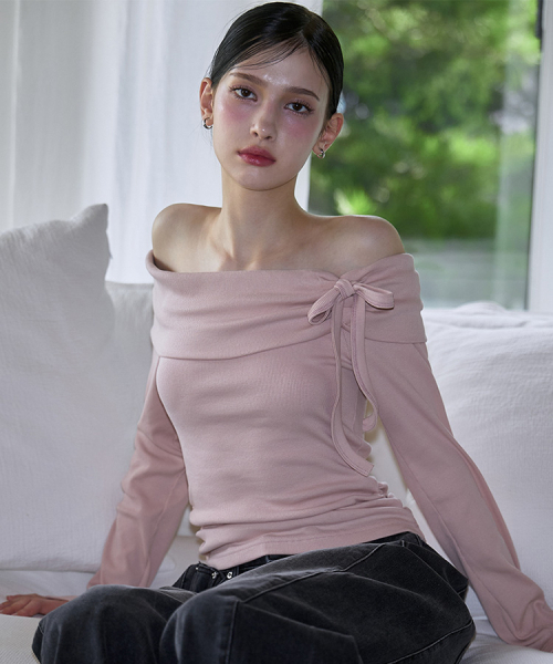 ROSEFRANTZ（ロゼフランツ）の「Tiffany Off shoulder Long Sleeve [Pink]（Tシャツ/カットソー・レディース・PINK・FREE）」の2枚目の写真