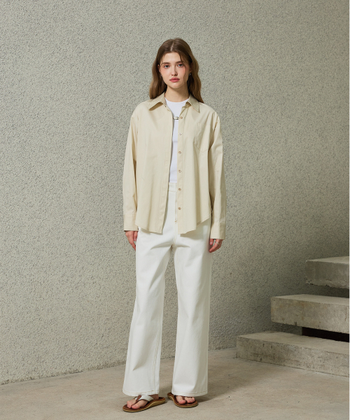 ARI(アリ)の「BRIGHT OVERSIZED SHIRT / BEIGE(シャツ/ブラウス・レディース・ベージュ・FREE)」の5枚目の写真
