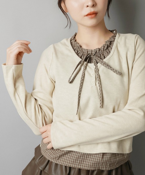 SPINNS（スピンズ）の「重ね着いらずで即可愛い♪リボン付きレイヤード風カットソー（Tシャツ/カットソー・レディース・ベージュ/ブラウン/ネイビー/オフホワイト・ONESIZE）」の4枚目の写真