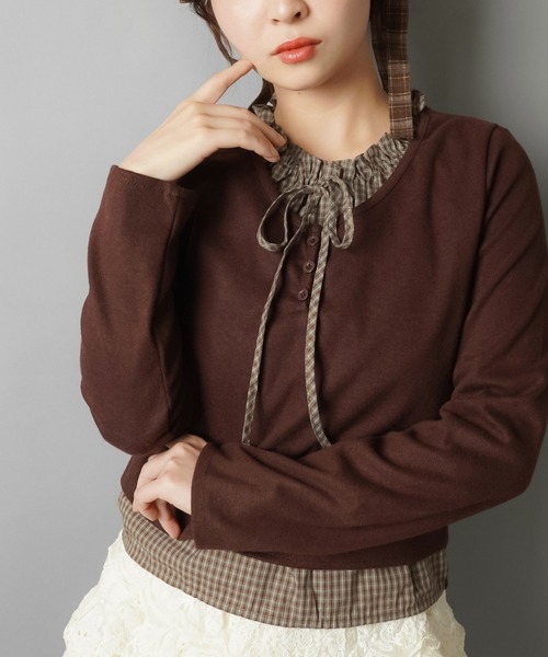 SPINNS（スピンズ）の「重ね着いらずで即可愛い♪リボン付きレイヤード風カットソー（Tシャツ/カットソー・レディース・ベージュ/ブラウン/ネイビー/オフホワイト・ONESIZE）」の3枚目の写真