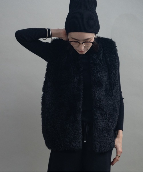 lodie（ロディ）の「ニットフード ファーベスト（ベスト・レディース・ベージュ/グレー/ブラック・FREE）」の21枚目の写真