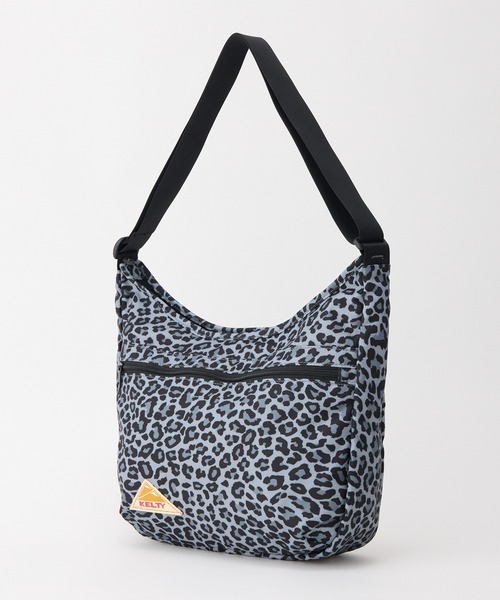 KELTY（ケルティ）の「体にフィット【KELTY】ES CURVE SHOULDER M ショルダーバッグ（ショルダーバッグ・レディース・マスタード/ネイビー/ベージュ/ブラック系/アニマル/スカイブルー/オリーブ/ブラウン系/ブラック/ホワイト系1/セージグリーン/タン/レオパード・ONE SIZE）」の13枚目の写真