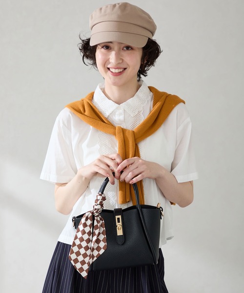 31 Sons de mode（トランテアン　ソン　ドゥ　モード）の「ギャザーハンドチェーン付きバッグ（ショルダーバッグ・レディース・ブラック/ベージュ/ブルー・ﾌﾘ-）」の4枚目の写真