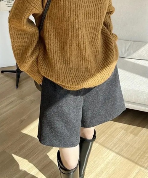 SallyLunn(サリーラン)の「ウールライクゆるハーフパンツ(その他パンツ・レディース・ブラック/ベージュ・MEDIUM/LARGE)」の2枚目の写真