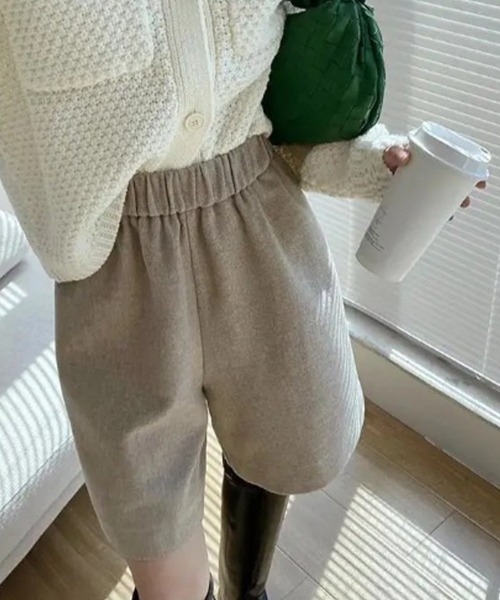 SallyLunn(サリーラン)の「ウールライクゆるハーフパンツ(その他パンツ・レディース・ブラック/ベージュ・MEDIUM/LARGE)」の4枚目の写真