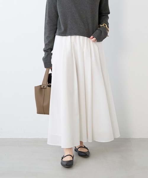 MICA&DEAL(マイカ&ディール)の「ボイルタックギャザーロングスカート(スカート・レディース・オフホワイト/ダークネイビー/グレー・FREE)」の4枚目の写真